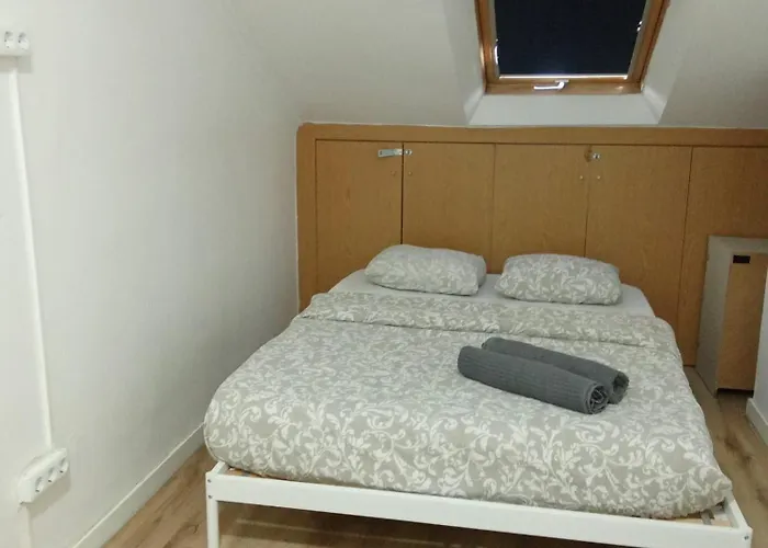 Bica Mini Pensión 3*